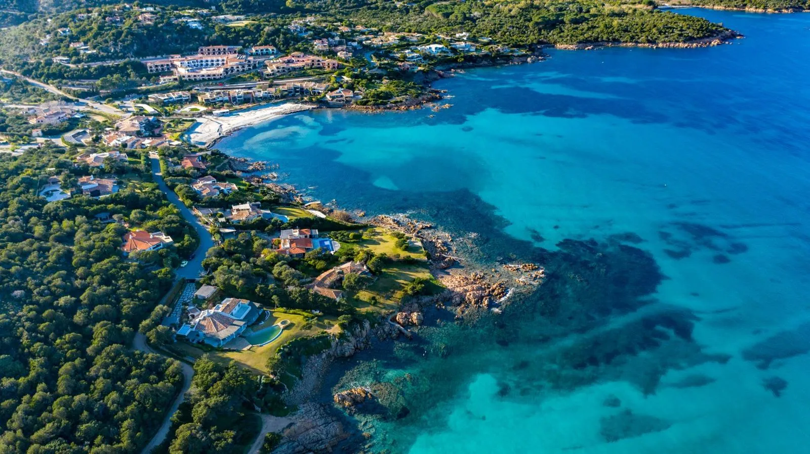 DISCOVER THE MOST ICONIC DESTINATIONS IN SARDINIA