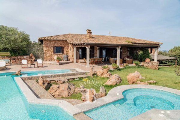 For Sale, Villa Loiri Porto... - picture 2